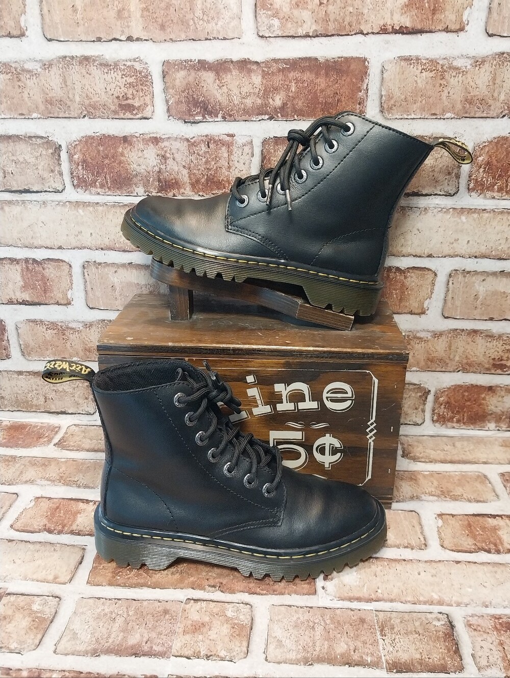 Pre-owned Dr. Martens Luana Boots